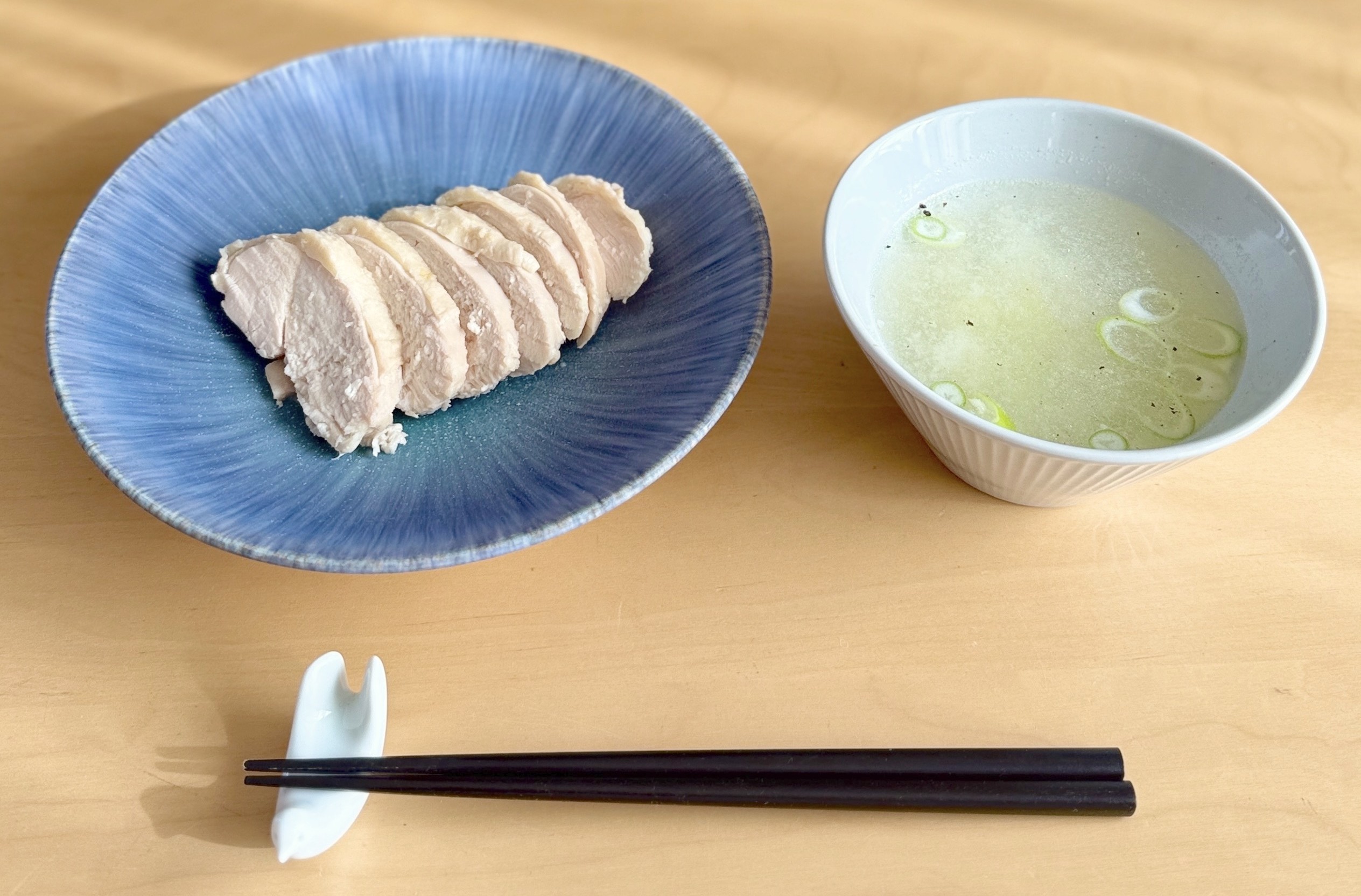 塩麹でととのえる鶏ハム（サラダチキン）と鶏の出汁スープ