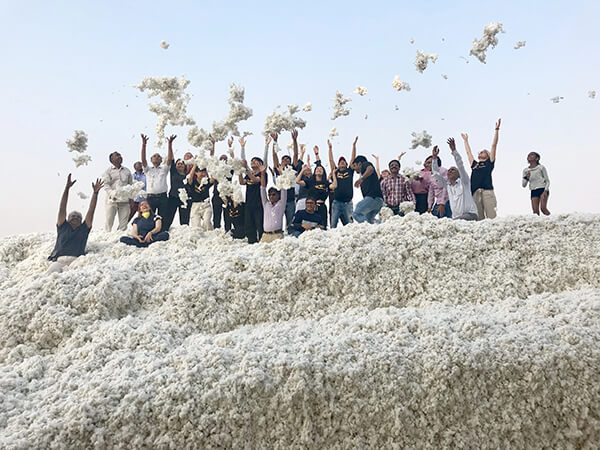 Pass the baton — バトンをつなぐ