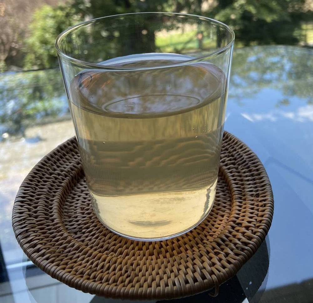 梅酢と水だけで甘酸っぱくて美味しいスポドリに！