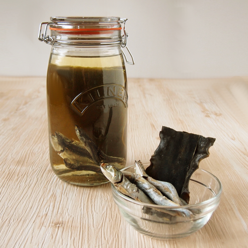 材料を入れるだけの簡単水出しだし