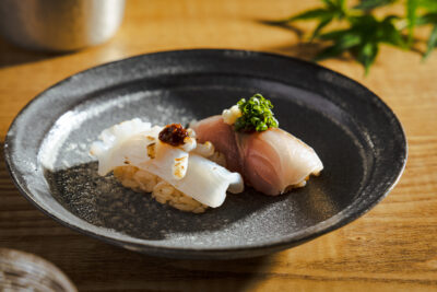 発酵と熟成がテーマの日本料理レストラン  GINZA 豉 KUKI 8月コースのご案内 小茄子味噌田楽や鮑味噌柔らか煮など、味噌料理を盛り合わせた八寸や 味噌の上澄み餡を添えた甘鯛松笠揚げなど、厳選した旬の食材を提供