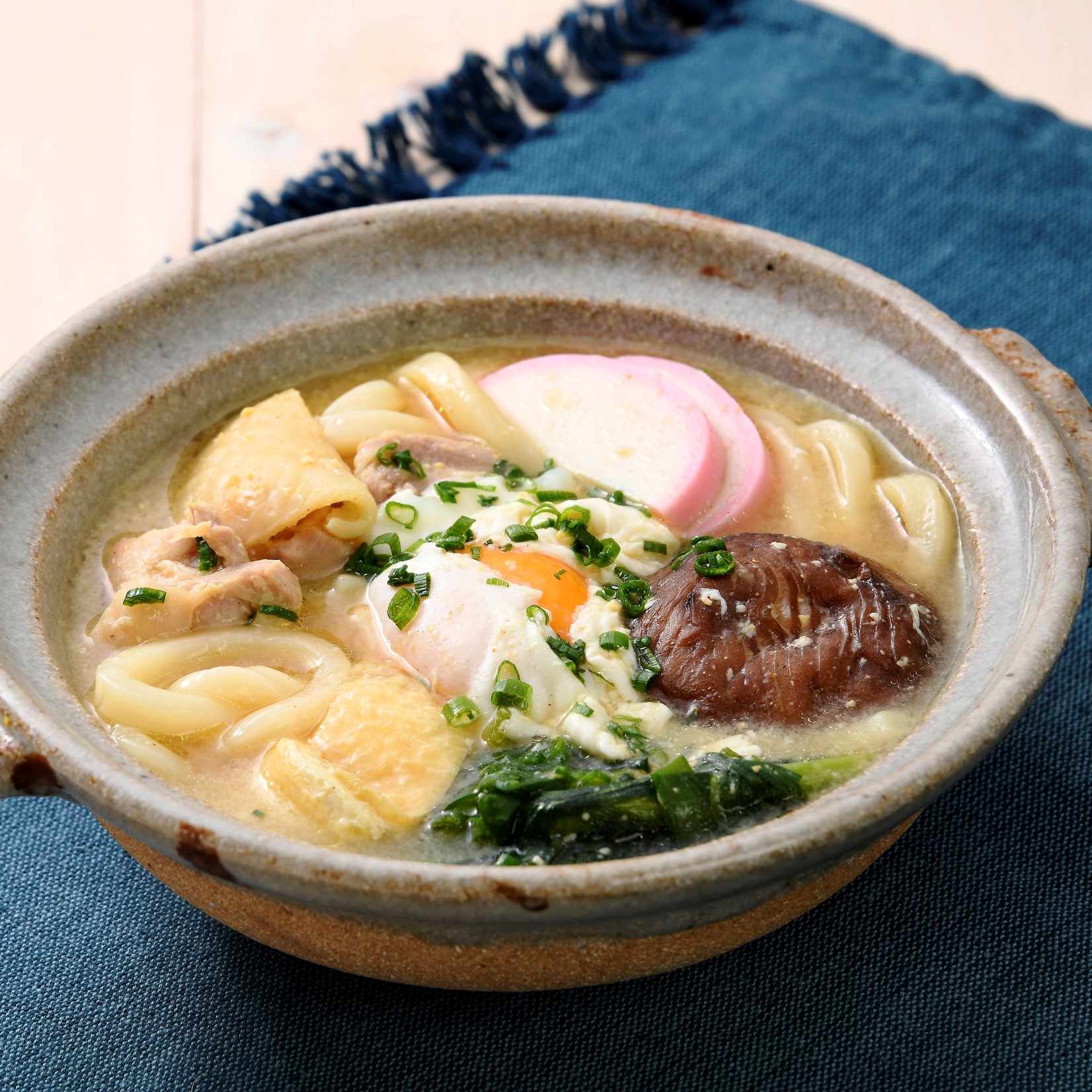 味噌煮込みうどん　カレー風味