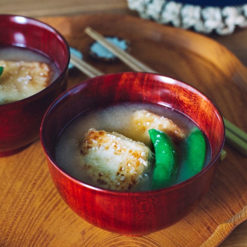 スナップえんどうと<br>手作り揚げ出し豆腐の味噌汁